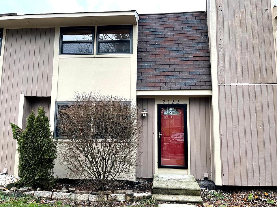Charming Townhome in Hunting Ridge!