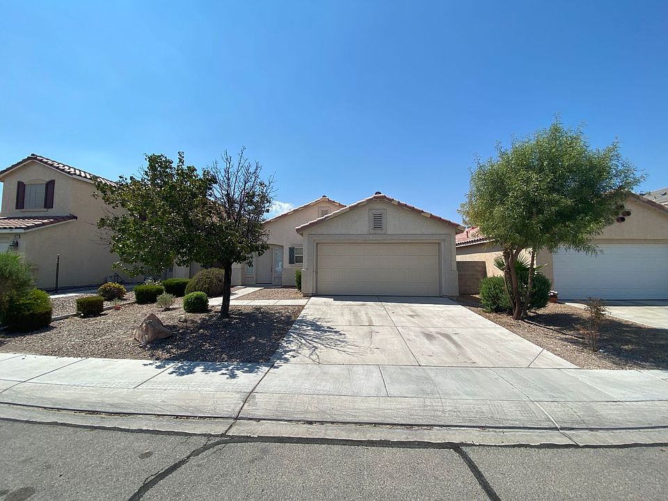 1st image of 1925 Desert Sage Ave