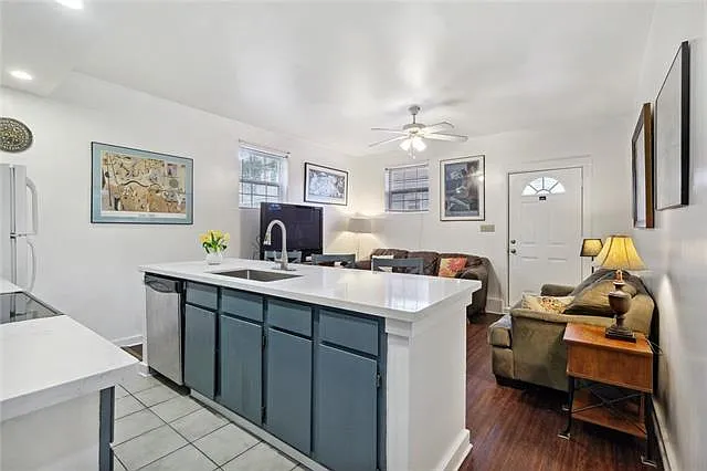 2502 Laurel St — Photo 5