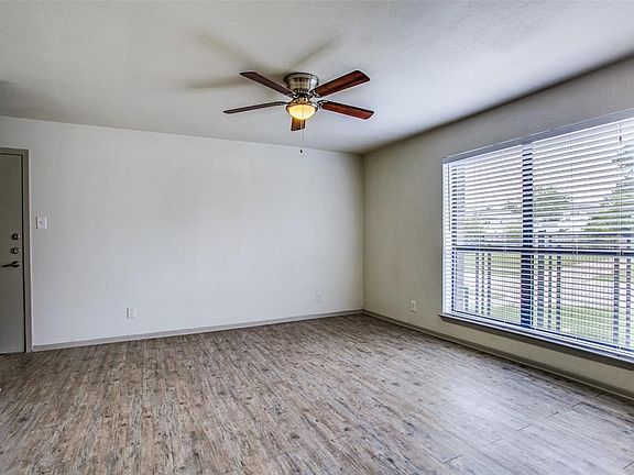3rd image of 4710 Munger Ave #208