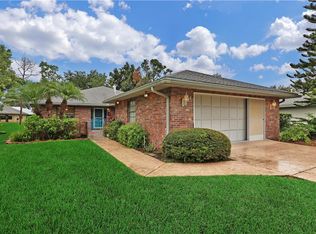 521 Pebble Spring Ct, Winter Haven, FL 33884