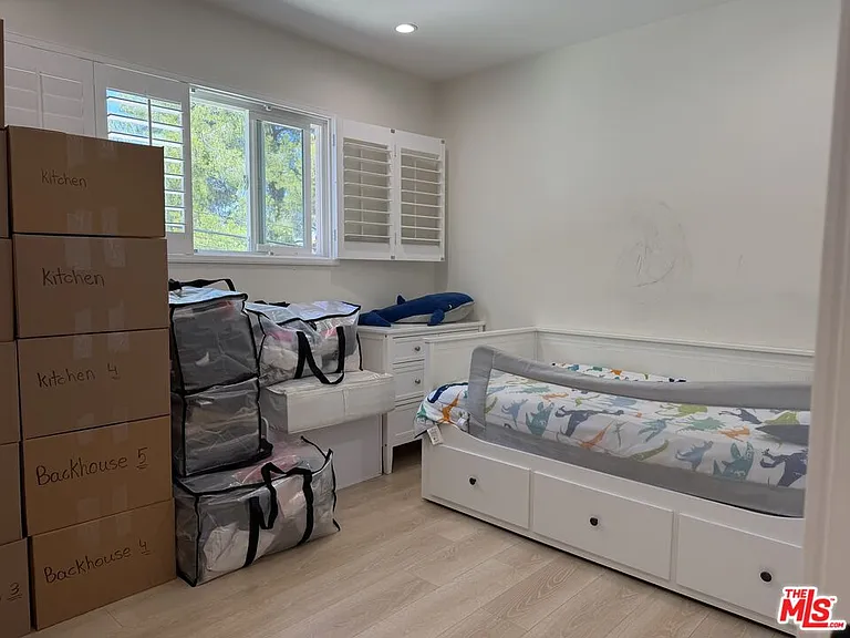 8561 Kyle St — Photo 18