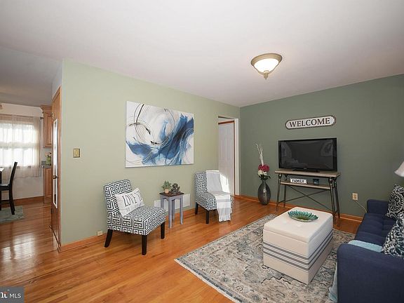 4th image of 822 Randolph Dr