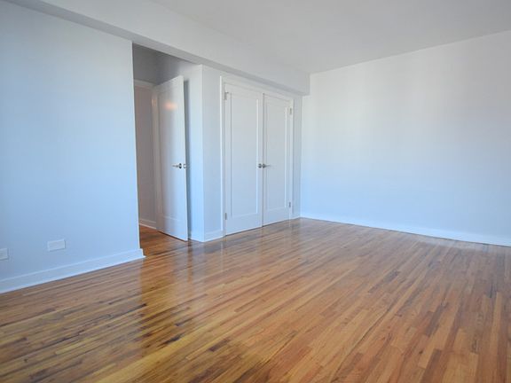 Pelham Parkway Towers - Bedroom - Jr2
