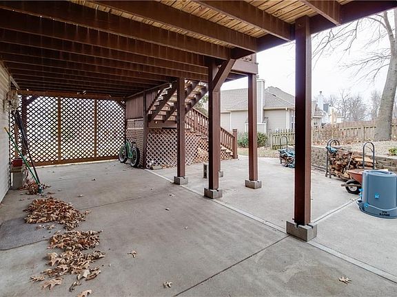 5th image of 3303 E Devonshire Dr