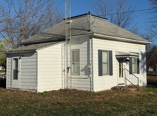 511 3rd St, Manchester, IL 62663