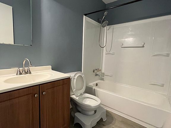 full bathroom upstairs