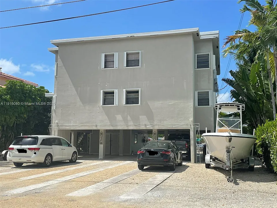 26 S Exuma Rd #B