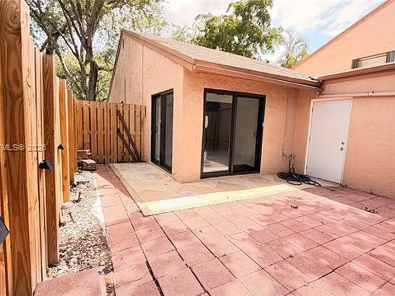 36 Chestnut Cir #0 — Photo 17