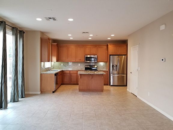 5th image of 240 Barnhill Dr