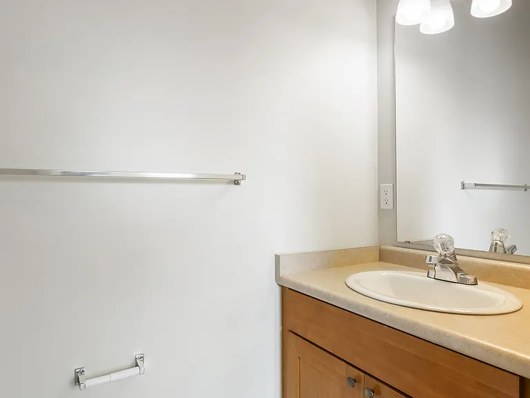 Milwaukee Apartments — Photo 20