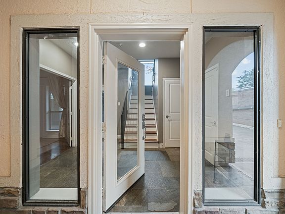 4th image of 2406 Dorrington St Unit D