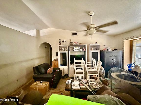 4th image of 1542 N ROWEN Street
