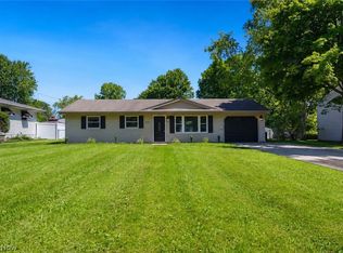 4542 Plumbrook Dr, Canfield, OH 44406