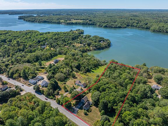 3rd image of 984 River Road