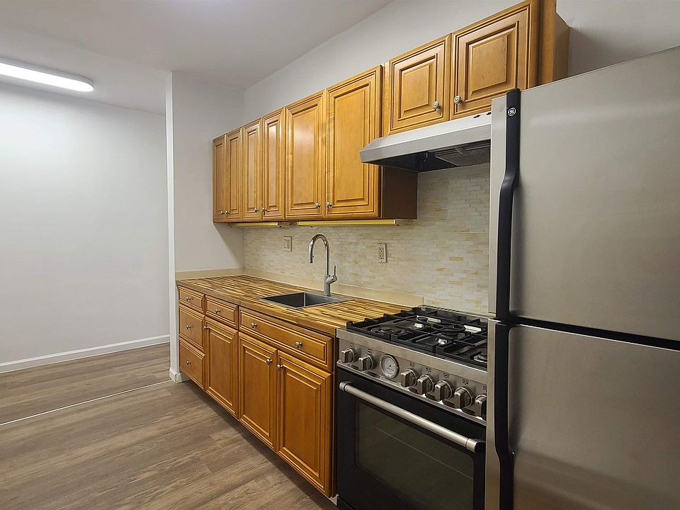 1st image of 15 Hopkins Ave #5