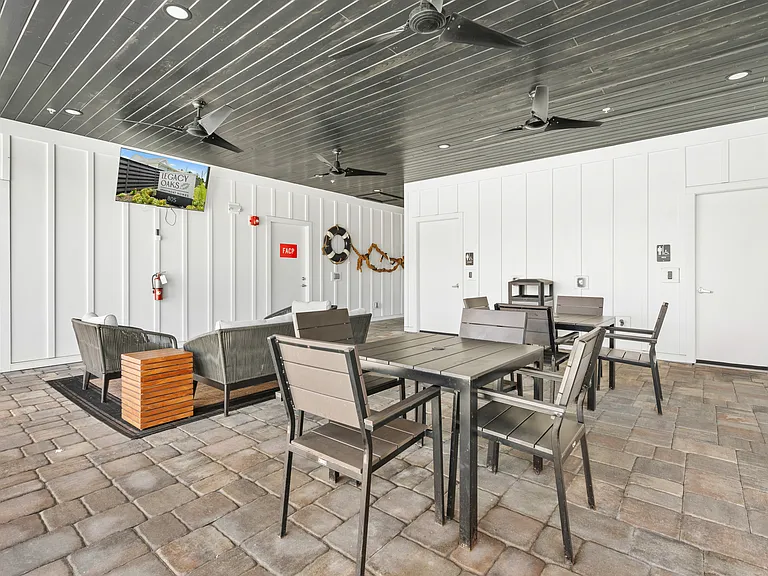 Legacy Oaks Apartment Homes — Photo 15