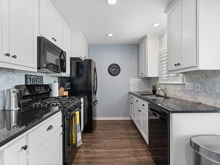 226 Claris Ln — Photo 9