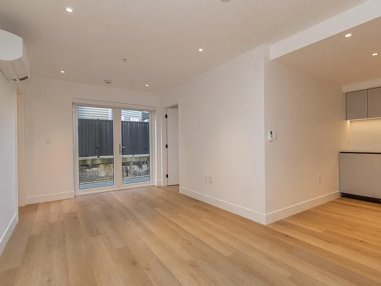 239 E 16th Ave #103 — Photo 3