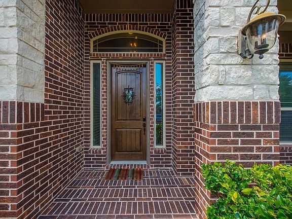 4th image of 28022 Bandera Glen Ln