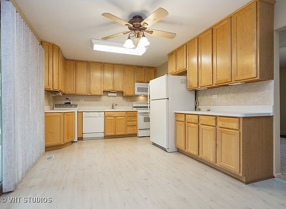 3rd image of 7859 Asbury Cir S
