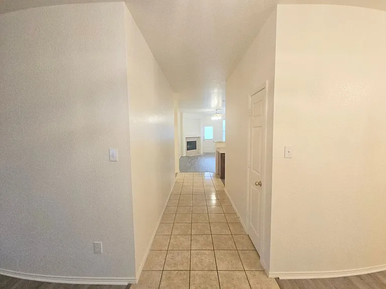 816 Dunkirk Ln — Photo 5