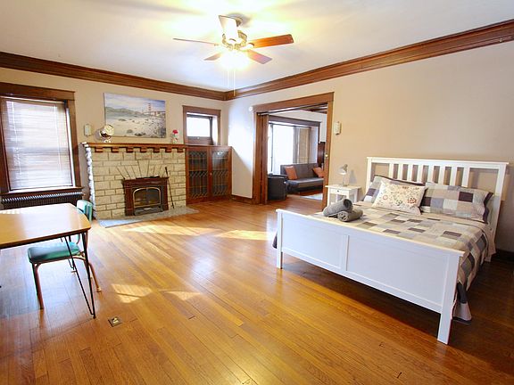 4th image of 3712 Washington St #1