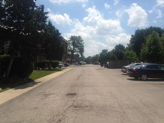 4th image of 4425 Blackhawk Ln APT 206