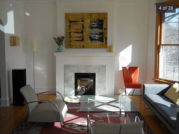 4th image of 240 Forest Ave #2