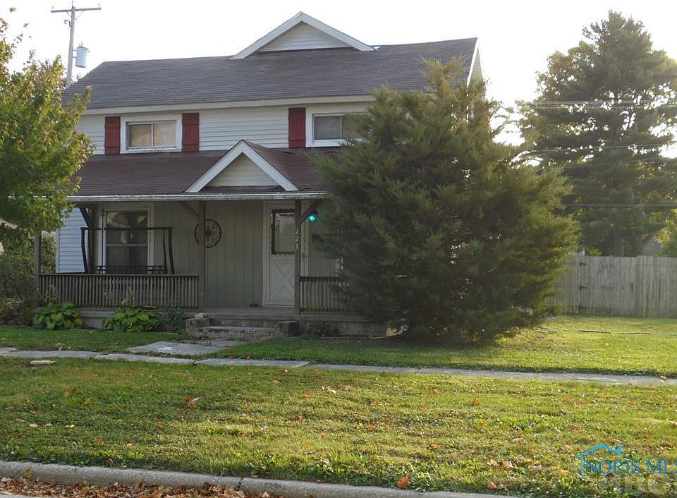 1st image of 221 N 5th St