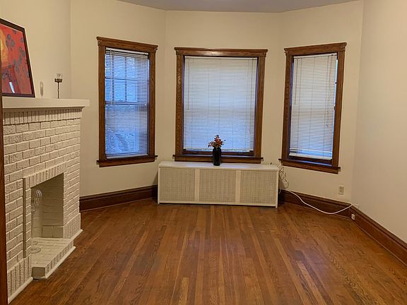 Living room /Dining room Dining room is separate