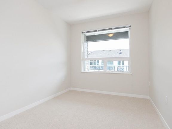 5th image of 9233 Odlin Rd #418