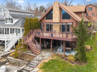 327 Marina Ln, Factoryville, PA 18419