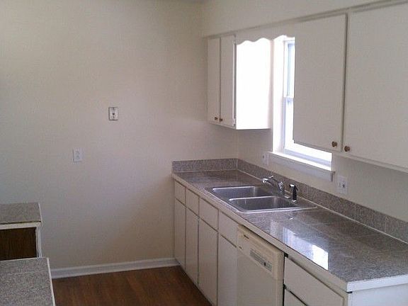 3rd image of 954 Caddo Ave