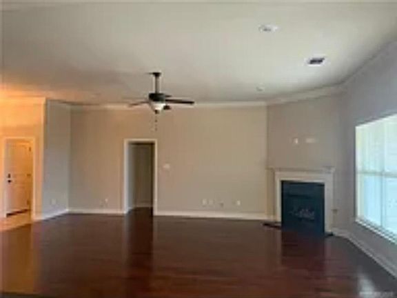 3rd image of 336 Camelback Dr