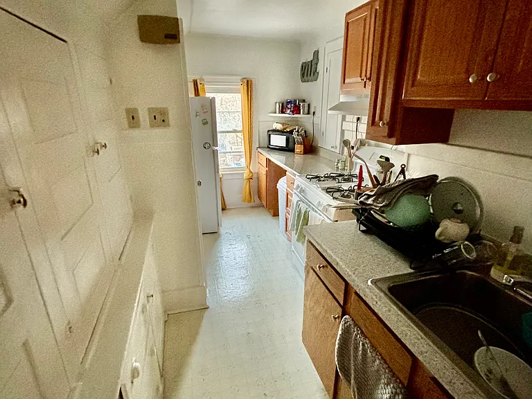 421 Schuyler St #3 — Photo 6