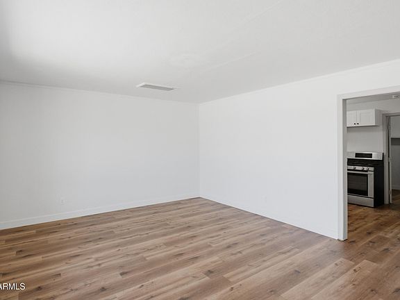 4th image of 2114 W RANCHO Drive