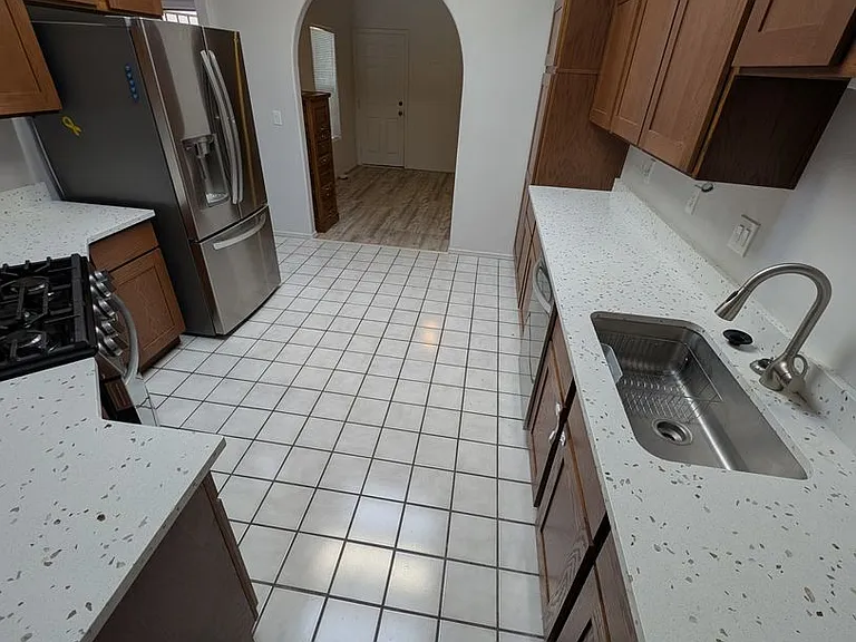 762 W Rushwood Dr — Photo 5