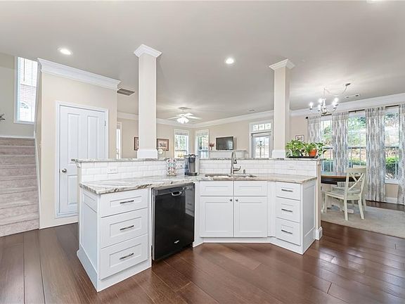 3rd image of 2434 Strand Ave