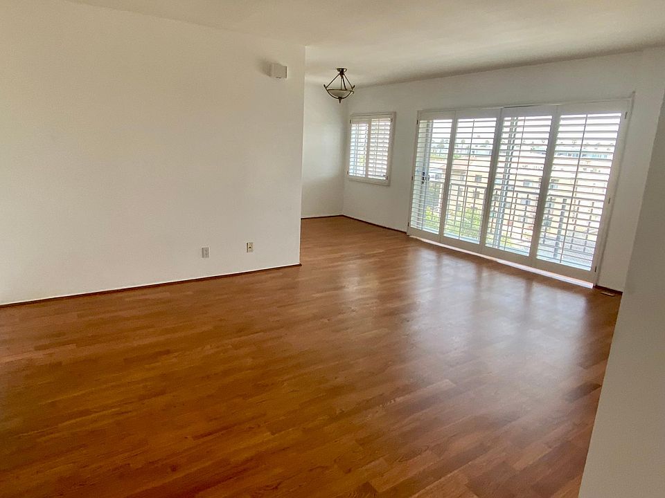 Living Room & Dining Area