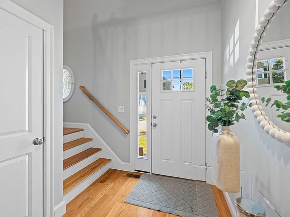 4th image of 174 Pine St Unit 301