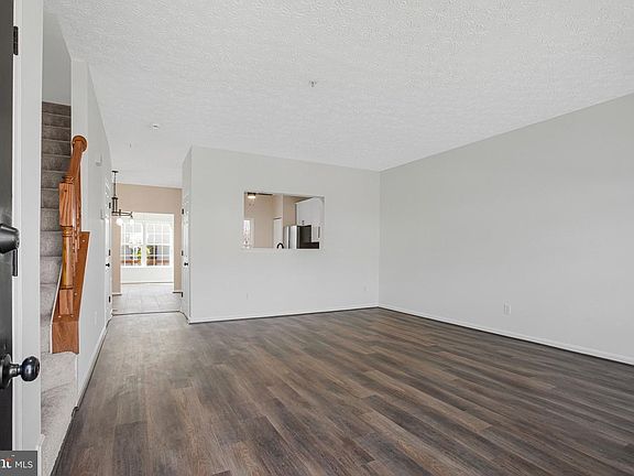 4th image of 1 Bellhurst Way