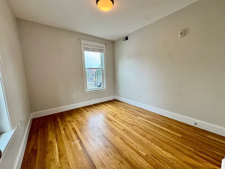 405 S Huntington Ave #2R — Photo 23