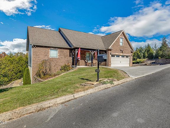 2nd image of 835 Gavin Ln