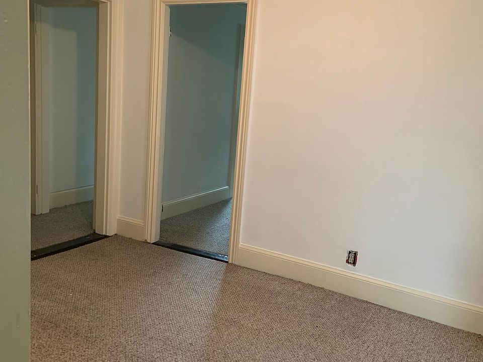 1st image of 1603 Lonsdale Ave #2R