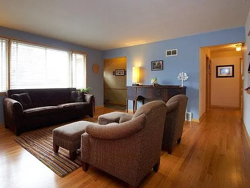 Living Room - 1112 S Maple Ave