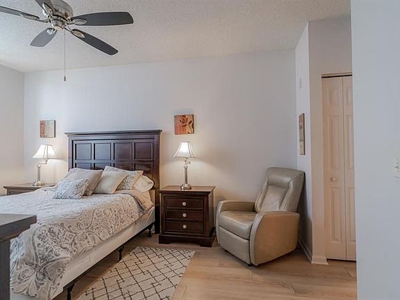 5th image of 630 S Sapodilla Ave APT 531