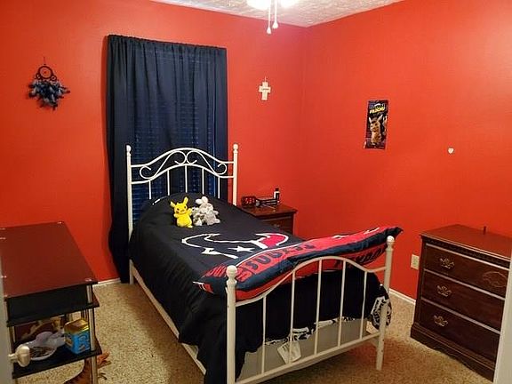 4th image of 18438 Auburn Woods Dr