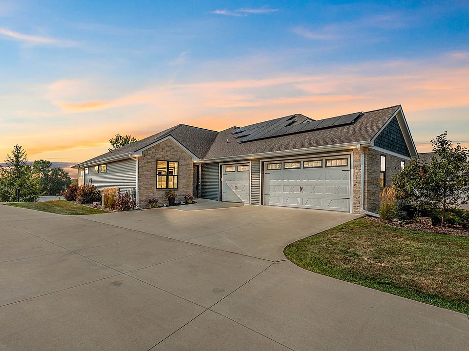 1st image of 2742 Castaway Ct
