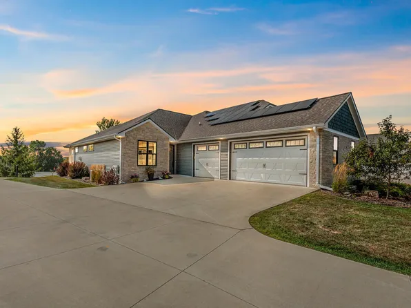 2742 Castaway Ct, Green Bay, WI 54311